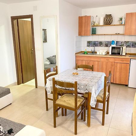 Apartmani Nede Трогир Экстерьер фото