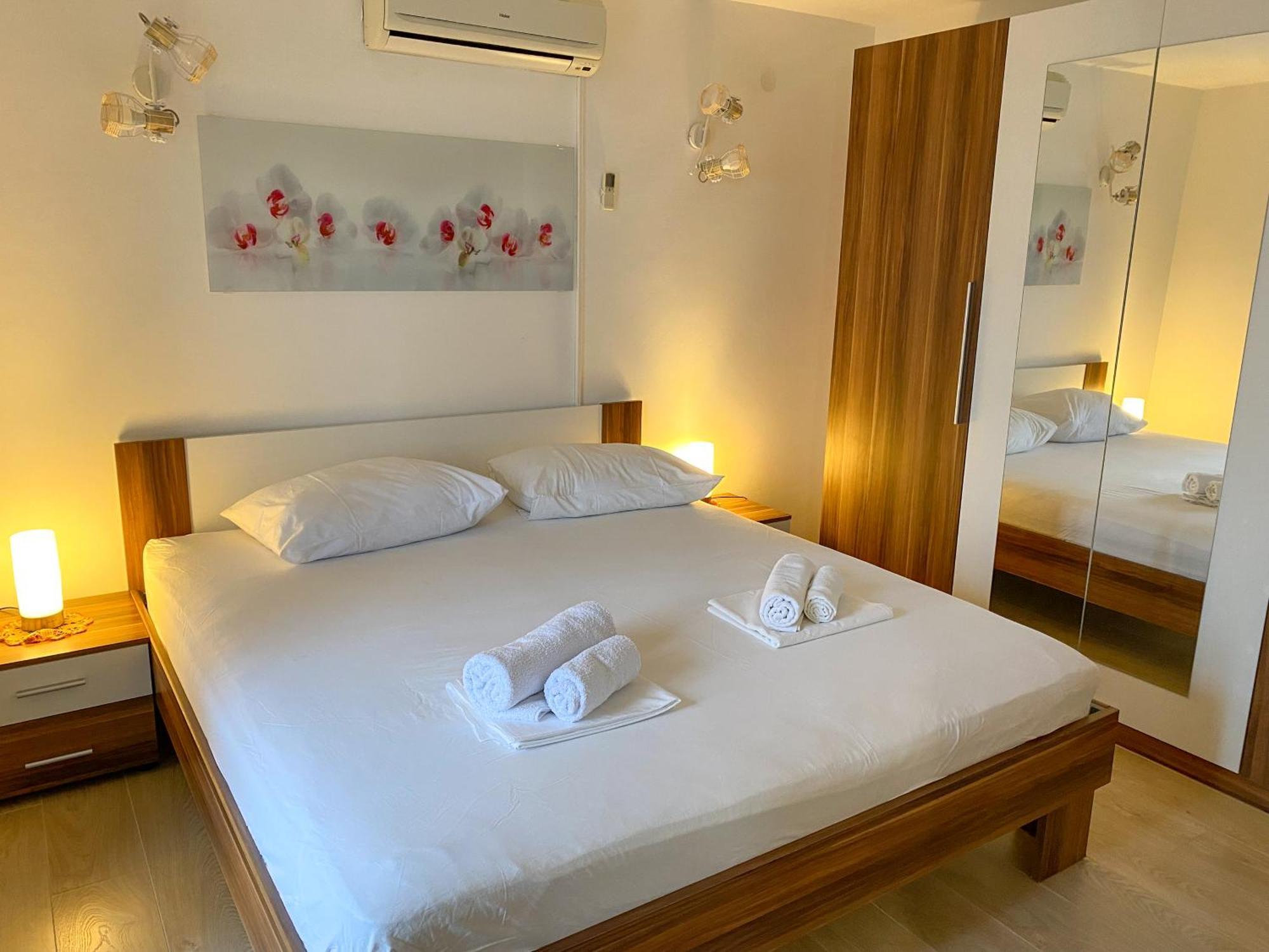 Apartmani Nede Трогир Экстерьер фото